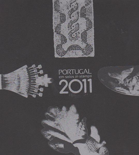 2009.jpg -     Lote:    2009                   Descrição:         2011 &mdash; Livros CTT anuais. Portugal em Selos 2011, completo. Valor de catálogo &euro; 250.00.         Livro       Valor Base:     &euro; 45,00     Valor Venda:     &euro;      