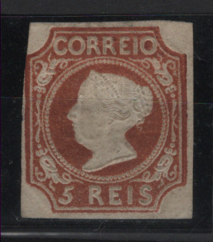 0634.jpg -     Lote:    634            Portugal       Descrição:         1853 &mdash; D. Maris II. CE1, 5 reis, cunho I. Selo com as margens muito curtas. Valor de catálogo &euro; 3.400,00.        (*)       Valor Base:     &euro; 120,00     Valor Venda:     &euro;      