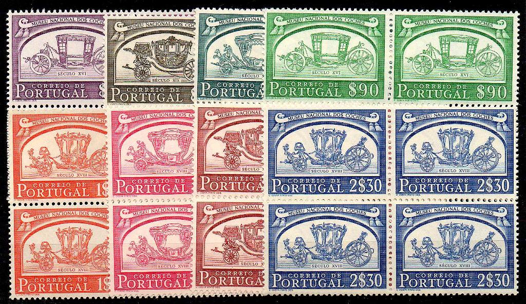 0932.jpg -     Lote:    932            Portugal       Descrição:         1952 &mdash; Museu Nacional dos Coches. CE74&frac14;8. Série completa em quadras com goma original sem sinal de charneira. Valor de catálogo &euro; 220,00.        ***       Valor Base:     &euro; 22,00     Valor Venda:     &euro;      