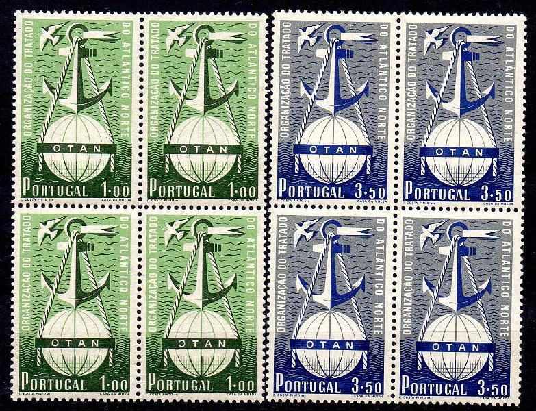 0933.jpg -     Lote:    933            Portugal       Descrição:         1952 &mdash; 3.º Aniversário da OTAN. CE749/50. Série completa em quadras com goma original sem sinal de charneira. Valor de catálogo &euro; 1.760,00.        ***       Valor Base:     &euro; 150,00     Valor Venda:     &euro;      