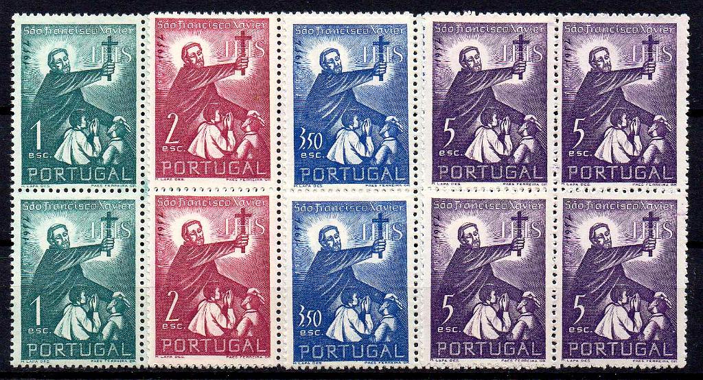 0936.jpg -     Lote:    936            Portugal       Descrição:         1952 &mdash; 4.º Centenário da Morte de S. Francisco Xavier. CE759/762. Série completa em quadras com goma original sem sinal de charneira. Valor de catálogo &euro; 648,00.        ***       Valor Base:     &euro; 60,00     Valor Venda:     &euro;      