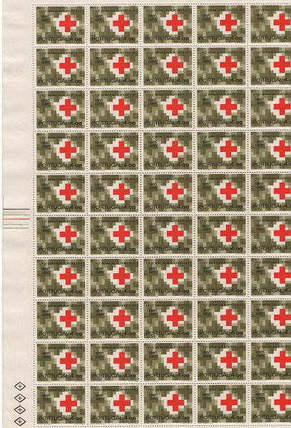 0952.jpg -     Lote:    952            Portugal       Descrição:         1965 &mdash; 1.º Centenário da Cruz Vermelha Portuguesa. CE 958/60. Série completa em folhas de 100 selos. Valor de catálogo &euro; 3.200,00.        ***       Valor Base:     &euro; 100,00     Valor Venda:     &euro;      