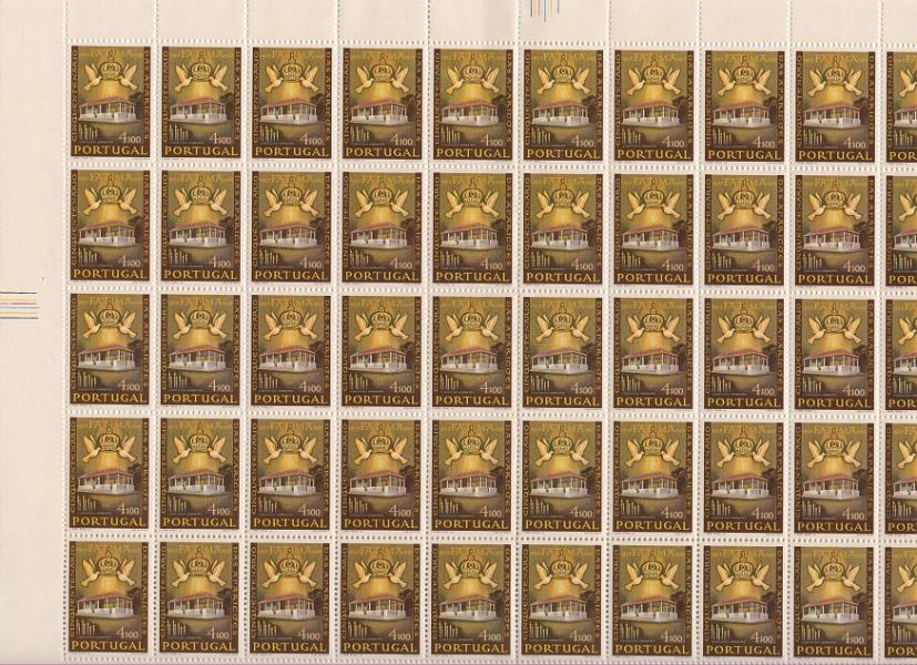 0959.jpg -     Lote:    959            Portugal       Descrição:         1967 &mdash; Cinquentenário das Aparições de Fátima. CE 1000/1003. Série completa em folhas de 100 selos. Valor de catálogo &euro; 300,00.        ***       Valor Base:     &euro; 15,00     Valor Venda:     &euro;      