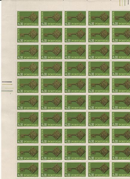 0961.jpg -     Lote:    961            Portugal       Descrição:         1968 &mdash; Europa CEPT. CE 1022/24. Série completa em folhas de 100 selos. Valor de catálogo &euro; 3.600,00.        ***       Valor Base:     &euro; 100,00     Valor Venda:     &euro;      