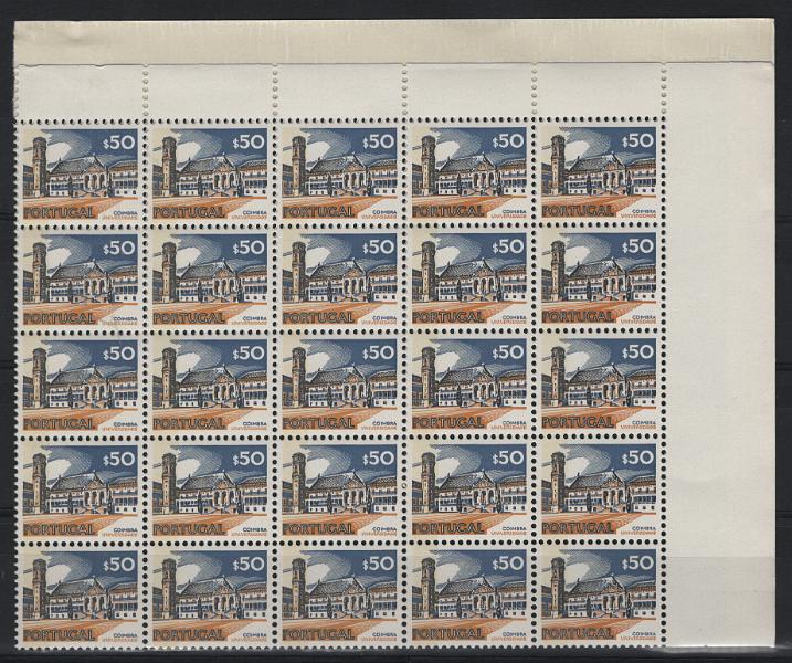 0973.jpg -     Lote:    973            Portugal       Descrição:         1975 &mdash; Paisagens e Monumentos. CE1129d, $50, emissão de 1975 com tarja fosforescente. Bloco com 50 selos (meia folha). Valor de catálogo &euro; 750,00.        ***       Valor Base:     &euro; 60,00     Valor Venda:     &euro;      