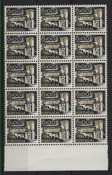 0975.jpg -     Lote:    975            Portugal       Descrição:         1975 &mdash; Paisagens e Monumentos. CE1139a, 6$00, emissão de 1975 com tarja fosforescente. Bloco com 15 selos (meia folha). Valor de catálogo &euro; 750,00.        ***       Valor Base:     &euro; 60,00     Valor Venda:     &euro;      
