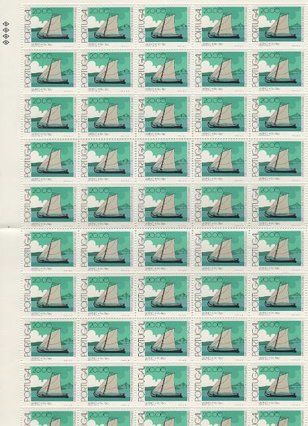 0984.jpg -     Lote:    984            Portugal       Descrição:         1977/81 &mdash; Barcos da Costa Portuguesa + Barcos dos Rios Portugueses. CE 1348/53 + CE 1504/09. Séries completas em folhas de 50 selos. Valor de catálogo &euro; 670,00.        ***       Valor Base:     &euro; 35,00     Valor Venda:     &euro;      