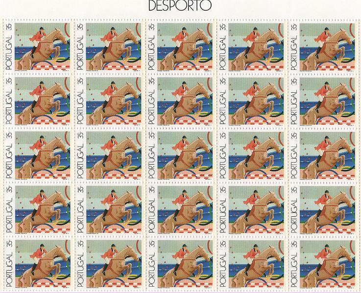 1003.jpg -     Lote:    1003            Portugal       Descrição:         199&frac12;002 &mdash; Desporto + Desportos radicais + Desporto. CE2030/2033 + CE2416/2419 + CE289&frac12;898. As três séries completas em folhas de 50 selos. Valor de catálogo &euro; 552,00.        ***       Valor Base:     &euro; 22,00     Valor Venda:     &euro;      