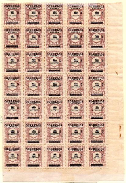 1149.jpg -     Lote:    1149            Angola       Descrição:         1935 &mdash; Selos de porteado, com sobretaxa. CE252, 5 s/ 6C. Bloco com 68 selos, com deslocação progressiva para da sobretaxa para baixo e da esquerda para a direita. Valor de catálogo &euro; 217,60.        *       Valor Base:     &euro; 20,00     Valor Venda:     &euro;      