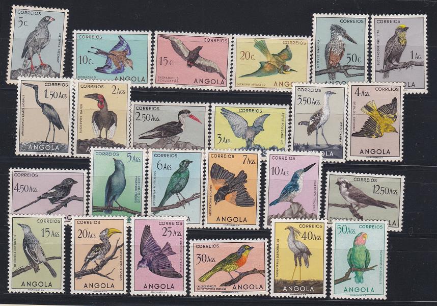 1158.jpg -     Lote:    1158            Angola       Descrição:         1951 &mdash; Aves de Angola. CE326/349. Série completa. Selos de 15 e 20 Ags com dois ligeiros pontos de óxido no verso. Lote a ver. Valor de catálogo &euro; 660,00.        ***       Valor Base:     &euro; 150,00     Valor Venda:     &euro;      