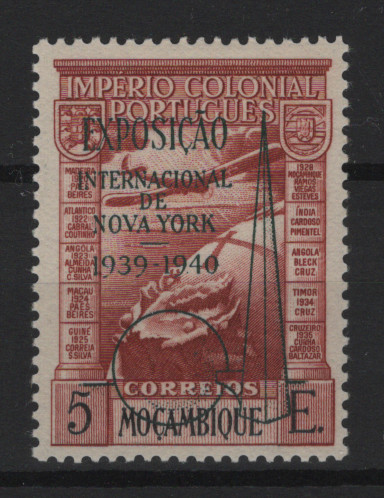1433.jpg -     Lote:    1433            Moçambique       Descrição:         1939 &mdash; Correio Aéreo. Império Colonial Português, com sobrecarga "EXPOSIÇÃO INTERNACIONAL DE NOVA YORK 1939-1940. CE CA7A, 5E. Selo com sinal de charneira quase impercetível. Valor de catálogo &euro; 150,00.        **       Valor Base:     &euro; 35,00     Valor Venda:     &euro;      