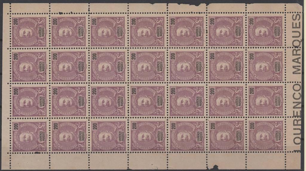 1456.jpg -     Lote:    1456            Lourenço Marques       Descrição:         1898/1901 &mdash; D. Carlos I, tipo Mouchon. CE43, 200 reis. Folha completa de 28 selos. Valor de catálogo &euro; 196,00.        *       Valor Base:     &euro; 18,00     Valor Venda:     &euro;      