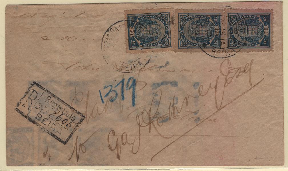 1473.jpg -     Lote:    1473            Companhia de Moçambique       Descrição:         1895/1902 &mdash; Tipo Elefante. CE17, 50 reis azul, denteado 13 &frac12;, papel pontinhado. Par + selo isolado em sobrescrito circulado registado da Beira (11.10.98) para Cape Town (18.10.98). B e R.        Carta       Valor Base:     &euro; 85,00     Valor Venda:     &euro;      