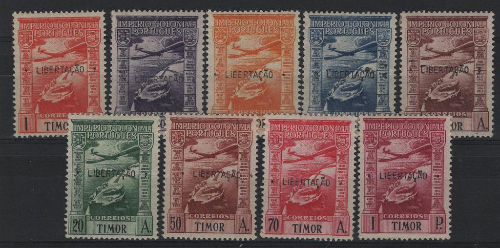 1600.jpg -     Lote:    1600            Timor       Descrição:         1947 &mdash; Correio Aéreo. Império Colonial Português, com sobrecarga LIBERTAÇÃO. CE 15/23. Série completa. Valor de catálogo &euro; 280,00.        **       Valor Base:     &euro; 55,00     Valor Venda:     &euro;      
