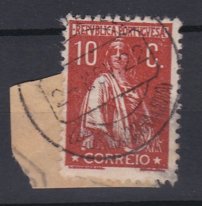 1716.jpg -     Lote:    1716            Portugal        Descrição:         Carimbos circulares datados tipo 1880. 1912 &mdash; Ceres. CE215, 10C, denteado 12x11 &frac12;. Em fragmento obliterado com carimbo batido a preto LADOEIRO (IDANHA A NOVA)..        FRG       Valor Base:     &euro; 10,00     Valor Venda:     &euro;      