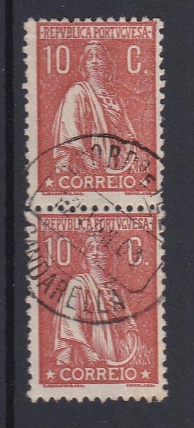 1721.jpg -     Lote:    1721            Portugal        Descrição:         Carimbos circulares datados tipo 1880. 1912 &mdash; Ceres. CE215, 10C, denteado 12x11 &frac12;. Par vertical obliterado com carimbo batido a preto GANDARELLA.        O       Valor Base:     &euro; 8,00     Valor Venda:     &euro;      