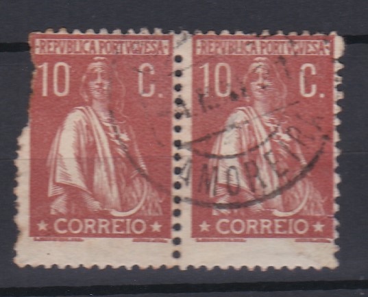 1733.jpg -     Lote:    1733            Portugal        Descrição:         Carimbos circulares datados tipo 1880. 1912 &mdash; Ceres. CE215, 10C, denteado 12x11 &frac12;. Par horizontal obliterado com carimbo batido a preto AMOREIRA.        O       Valor Base:     &euro; 10,00     Valor Venda:     &euro;      