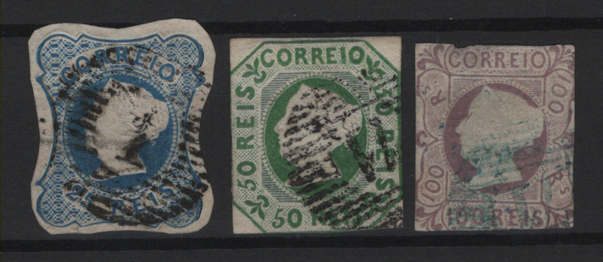 2360.jpg -     Lote:    2360      Lotes pelo Correio      Portugal       Descrição:         1853 &mdash; D. Maria II. CE 2/4. Lote com 3 selos de 25, 50 e 100 reis, com margens muito curtas. Selos de 2.ª escolha.        O       Valor Base:     &euro; 50,00     Valor Venda:     &euro;      