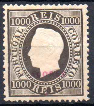 2438.jpg -     Lote:    2438      Lotes pelo Correio      Portugal       Descrição:         1885 &mdash; D. Luís I. Fita direita. Novos valores. CE59, 1000 reis, denteado 13 &frac12;. Valor de catálogo &euro; 170,00.        *       Valor Base:     &euro; 10,00     Valor Venda:     &euro;      