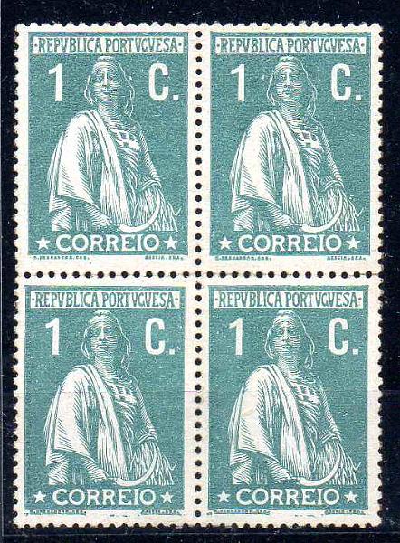 2462.jpg -     Lote:    2462      Lotes pelo Correio      Portugal       Descrição:         1912 &mdash; Ceres. OM208, 1C verde, denteado 15x14, papel acetinado. Quadra. Selos sem goma original.        (*)       Valor Base:     &euro; 12,00     Valor Venda:     &euro;      