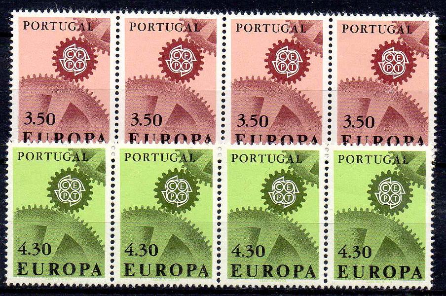 2540.jpg -     Lote:    2540      Lotes pelo Correio      Portugal       Descrição:         1967 &mdash; Europa CEPT. CE 998/999, 3$50 e 4$30. Tiras horizontais de 4 selos. Valor de catálogo &euro; 126,00.        ***       Valor Base:     &euro; 12,00     Valor Venda:     &euro;      