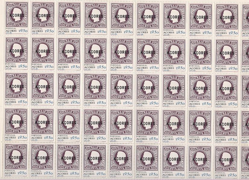 2548.jpg -     Lote:    2548      Lotes pelo Correio      Portugal       Descrição:         1980 &mdash; Evocação da Primeira Emissão dos Açores. Lote composto pela série completa em folhas de 50 selos + dois blocos de 10 selos cada CE 1452/53 + Bloco BLC29 + 2 FDC's com carimbos de Lisboa e Funchal. Valor de catálogo &euro; 133,10.        Lote       Valor Base:     &euro; 12,00     Valor Venda:     &euro;      