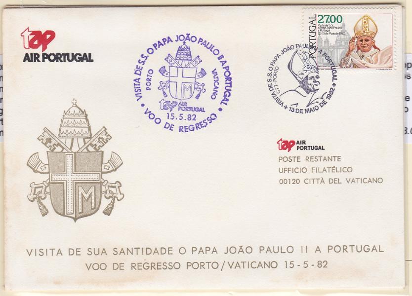 2551.jpg -     Lote:    2551      Lotes pelo Correio      Portugal       Descrição:         1982 &mdash; Visita de SS Papa João Paulo II e viagem de regresso. Dois sobrescritos circulado com selos de 27$00 CE1573, obliterados com carimbo de 1.º dia de circulação do Porto (13.05.82).Os sobrescritos circularam na viagem de regresso a Itália, tendo sido obliterados com carimbos comemorativos da TAP (PORTO-ROMA e PORTO-VATICANO".        Carta       Valor Base:     &euro; 6,00     Valor Venda:     &euro;      