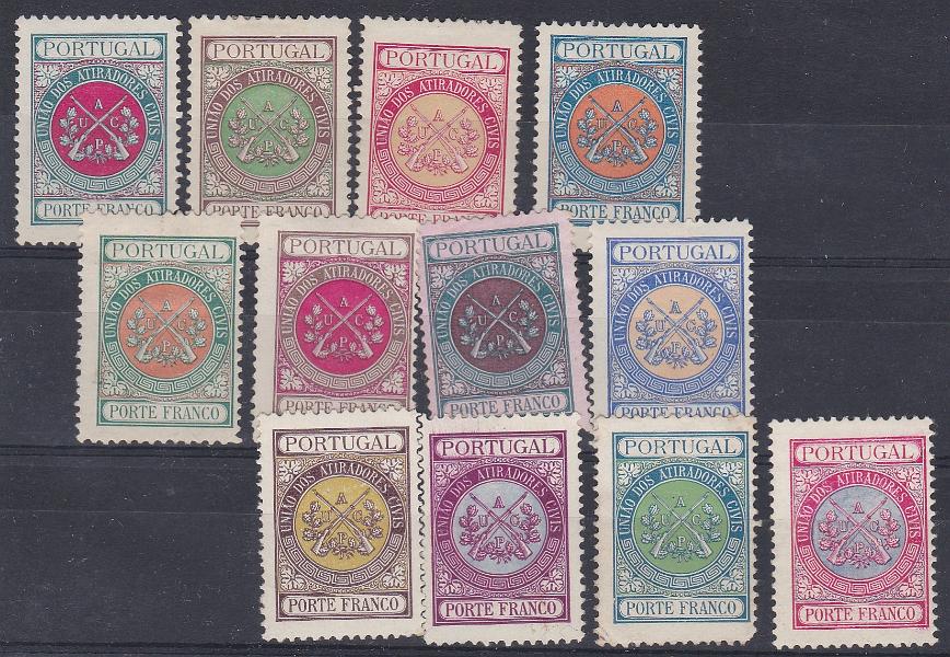 2716.jpg -     Lote:    2716      Lotes pelo Correio      Portugal       Descrição:         1899/1910 &mdash; Porte Franco. União doa Atiradores Civis Portugueses. CE 1/12. Série completa. Valor de catálogo &euro; 75,00.        **       Valor Base:     &euro; 7,00     Valor Venda:     &euro;      