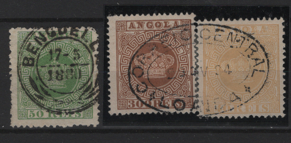 3036.jpg -     Lote:    3036      Lotes pelo Correio      Angola       Descrição:         Carimbos de palma + dupla ova. 1970/85 &mdash; Tipo Coroa. Selo de 50 reis CE6 obliterado com carimbo de palma de BENGUELA e selos de 300 e 40 reis CE9 e 13 obliterados com "CORREIO CENTRAL / LOANDA.        O       Valor Base:     &euro; 86,00     Valor Venda:     &euro;      