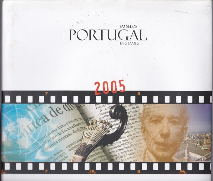 3134.jpg -     Lote:    3134      Lotes pelo Correio             Descrição:         2005 &mdash; Livros anuais dos CTT. Portugal em selos 2005. Valor de catálogo &euro; 300,00.        Livro       Valor Base:     &euro; 25,00     Valor Venda:     &euro;      