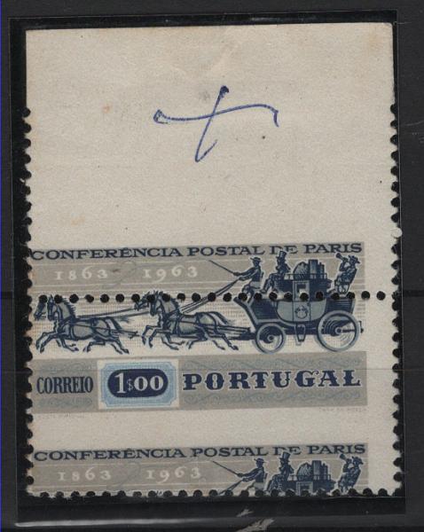 0509.jpg -     Lote:    509            Portugal        Descrição:         1963 &mdash; Conferência Postal de Paris. MF909, 1$00. Selo bordo de folha com acentuada deslocação do denteado. B e MR.         *       Valor Base:     &euro; 15,00     Valor Venda:     &euro;      
