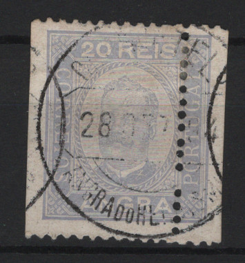 0535.jpg -     Lote:    535            Angra       Descrição:         1892/93 &mdash; D. Carlos I, tipo Diogo Neto. MF4, 20 reis. Selo com o denteado vertical muito deslocado. B e R.         O       Valor Base:     &euro; 15,00     Valor Venda:     &euro;      