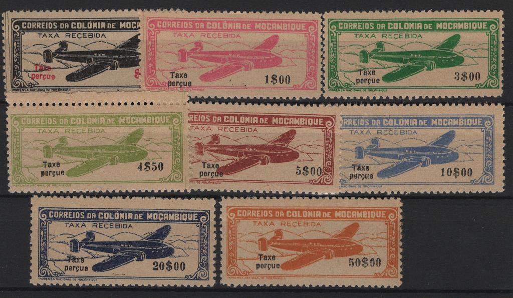 0575.jpg -     Lote:    575            Moçambique       Descrição:         1947 &mdash; Correio Aéreo * Avião, com legenda "Taxe Perçue". MF CA 16/23. Série completa de selos FALSOS. Três selos com pontos de óxido. Lote a ver.         ***       Valor Base:     &euro; 30,00     Valor Venda:     &euro;      