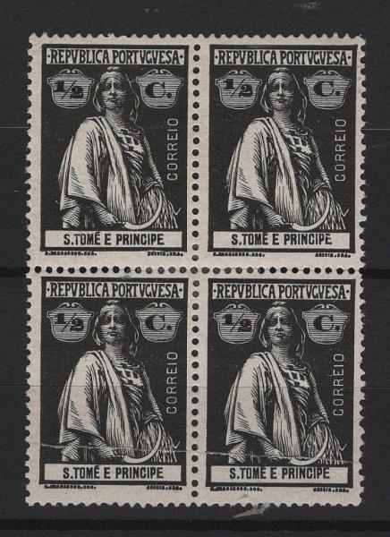 0594.jpg -     Lote:    594            S. Tomé e Príncipe       Descrição:         1914 &mdash; Ceres. MF200, &frac12; c preto, papel porcelana, denteado 15x14. Quadra com "PLIÉ" no par inferior.         **       Valor Base:     &euro; 5,00     Valor Venda:     &euro;      