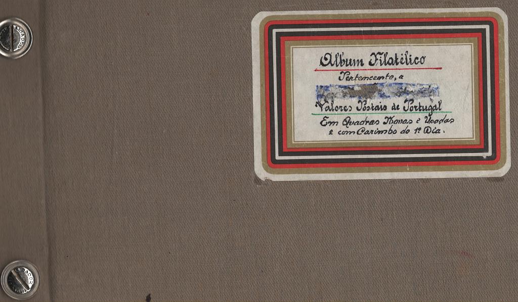 1849.jpg -     Lote:    1849                   Descrição:         Portugal &mdash; Álbum com coleção de selos em quadras desde 1876 a 1958, quase todas em novo. Algumas quadras sem goma ou coladas, mas a maioria com os dois selos inferiores sem charneira. Valor de cotação considerando como os selos tendo todos charneira ou como sem goma no período inicial. Valor de catálogo &euro; 17.150,00.         Lote       Valor Base:     &euro; 750,00     Valor Venda:     &euro;      