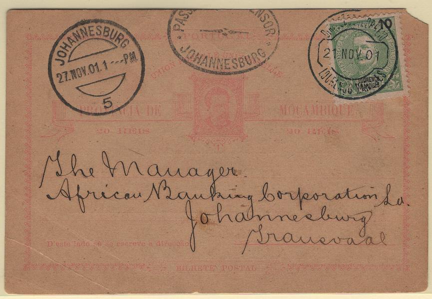 0181.jpg -     Lote:    181            Moçambique       Descrição:         1885 &mdash; D. Luís I. OM2, rosa. Exemplar circulado de Lourenço Marques (21.11.01) para Johannesbourg (27.11.01) com selo adicional tipo D. Carlos I Mouchon da emissão de Lourenço Marques de 10 reis verde, Mf34. Censurado com carimbo oval batido a preto "PASSED BY CENSOR / JOHANNESBOURG. Repicado no verso por: DE NATIONALE BANK DER ZUID=AFRIKAANSCHE REPUBLICK, BEPERKT". Inteiro com canto curto e dobra noutro.         IC       Valor Base:     &euro; 10,00     Valor Venda:     &euro;      