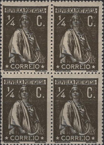 0481.jpg -     Lote:    481                   Descrição:         1912 &mdash; Ceres. Mf206i, &frac14; c sépia, papel cartolina, denteado 15x14. Quadra com goma original sem charneira, sem defeitos nem reparações. Valor de catálogo &euro; 360,00.         ***       Valor Base:     &euro; 40,00     Valor Venda:     &euro;      