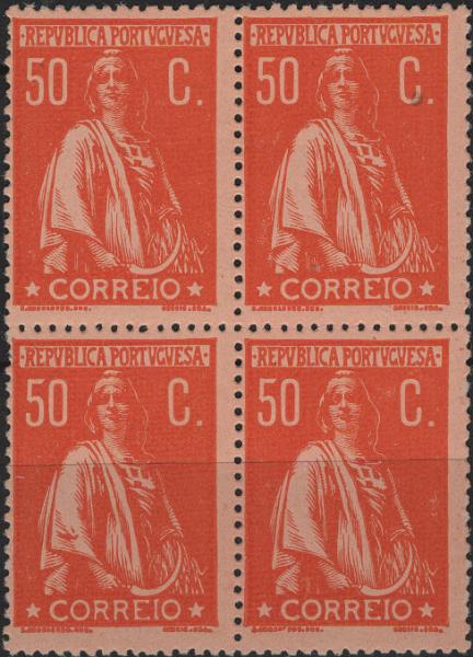 0562.jpg -     Lote:    562                   Descrição:         1912 &mdash; Ceres. Mf219b, 50c laranja vermelho s/ laranja, papel porcelana colorido médio, denteado 15x14. Quadra original, sem sinal de charneira. Exemplar com boa cor, sem defeitos nem reparações. Valor de catálogo &euro; 340,00.         ***       Valor Base:     &euro; 40,00     Valor Venda:     &euro;      