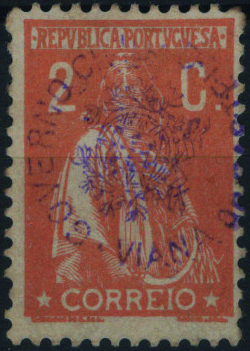 0577.jpg -     Lote:    577                   Descrição:         1917/20 &mdash; Ceres. Novas taxas e cores * GREVE DOS CORREIOS. Mf223n, 2c laranja, papel pontinhado vertical, amarelado, denteado 12x11 &frac12;, obliterado com carimbo batido a violeta "GOVERNO CIVIL / VIANA DO CASTELO". Exemplar muito bonito sem defeitos nem reparações. MR.         O       Valor Base:     &euro; 30,00     Valor Venda:     &euro;      