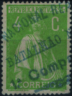 0595.jpg -     Lote:    595                   Descrição:         1917/20 &mdash; Ceres. Novas taxas e cores. GREVE DOS CORREIOS. Mf226k, 4c verde amarelo, papel amarelado pontinhado vertical, denteado 15x14. Exemplar usado, sem defeitos nem reparações, obliterado com carimbo batido a azul "GUARDA NACIONAL REPUBLICANA / BATALHÃO N.º ? / 1.ª COMPANHIA". B e MR.         O       Valor Base:     &euro; 30,00     Valor Venda:     &euro;      