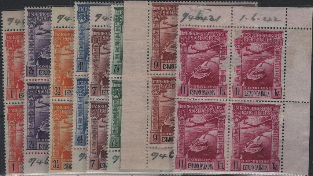 0718.jpg -     Lote:    718            Índia       Descrição:         1938 &mdash; Correio aéreo. Império Colonial Português. MF CA1/8. Série completa em quadras, com goma original sem sinal de charneira, boa cor, sem defeitos, nem reparações. Exemplares com anotações manuscritas com o número de obra e a data da 2.ª tiragem da emissão "945431 / 01.06.42". Exemplares do arquivo da Bradbury, Wilkinson & Co. Ltd. Únicos exemplares.         PRV       Valor Base:     &euro; 150,00     Valor Venda:     &euro;      