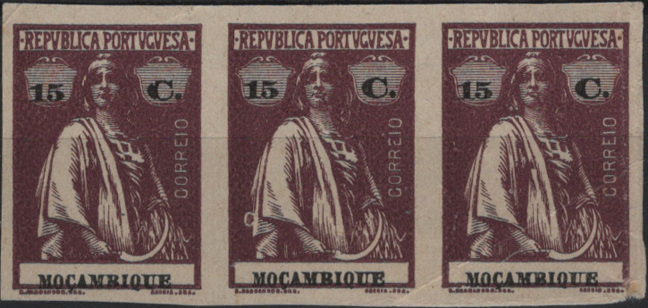 0723.jpg -     Lote:    723            Moçambique       Descrição:         1914 &mdash; Ceres. Mf163, 15c. Tira horizontal com 3 provas de cor, em rosa malva, não denteadas, em papel acetinado. B e R.         PRV       Valor Base:     &euro; 10,00     Valor Venda:     &euro;      