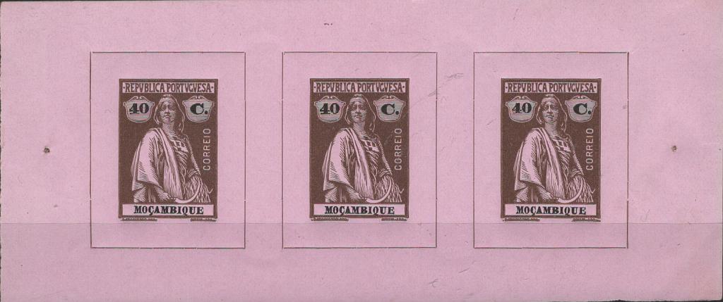 0724.jpg -     Lote:    724            Moçambique       Descrição:         1914 &mdash; Ceres. Mf166, 40C castanho s/ rosa. Tira horizontal de 3 provas de cor não denteadas em papel porcelana colorido, nas cores aprovadas. Supõe-se terem sido feitas clandestinamente na Casa da Moeda.         PRV       Valor Base:     &euro; 15,00     Valor Venda:     &euro;      