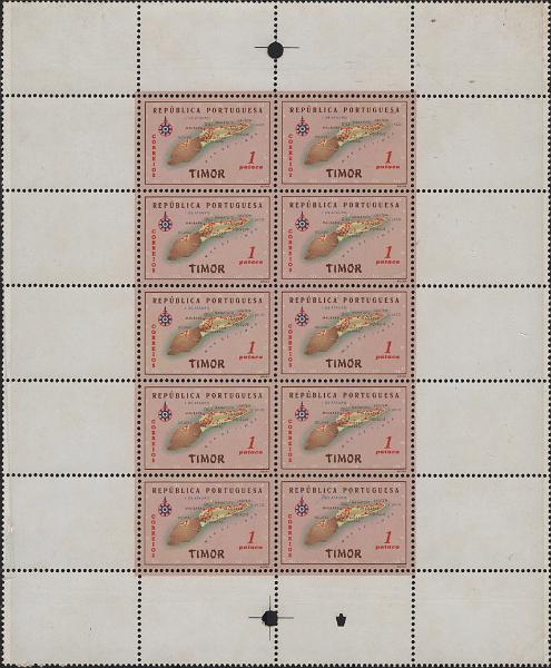 0736.jpg -     Lote:    736            Timor       Descrição:         1956 &mdash; Carta Geográfica de Timor. Mf301, 1P. Folha completa com 10 provas de cor, com fundo em rosa, denteadas, com goma e denteadas, com bandas em branco, similares às provas, também denteadas. Exemplar sem defeitos nem reparações. MB e MR.         PRV       Valor Base:     &euro; 150,00     Valor Venda:     &euro;      