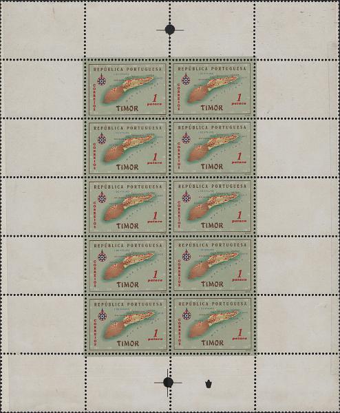 0737.jpg -     Lote:    737            Timor       Descrição:         1956 &mdash; Carta Geográfica de Timor. Mf301, 1P. Folha completa com 10 provas de cor, com fundo em verde claro, denteadas, com goma e denteadas, com bandas em branco, similares às provas, também denteadas. Exemplar sem defeitos nem reparações. MB e MR.         PRV       Valor Base:     &euro; 150,00     Valor Venda:     &euro;      