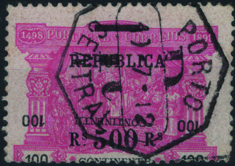 0757.jpg -     Lote:    757            Portugal       Descrição:         1911 &mdash; 4.º Centenário da Descoberta do Caminho Marítimo para a Índia, com sobrecarga REPUBLICA sobre selos do porteado do Continente. MF197, 500 s/ 100 reis carmim s/ rosa. Exemplar com DUPLA impressão da taxa primitiva, uma delas INVERTIDA. MR.         O       Valor Base:     &euro; 40,00     Valor Venda:     &euro;      