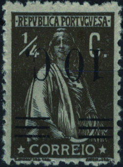 0759.jpg -     Lote:    759            Portugal       Descrição:         1928/29 &mdash; Ceres, com sobretaxa. Mf 453i, 10c s/ &frac14; c sépia, papel liso, denteado 12x11 &frac12;. Exemplar com goma original e leve sinal de charneira, sem defeitos nem reparações, com a SOBRETAXA INVERTIDA. Valor de catálogo &euro; 190,00.         **       Valor Base:     &euro; 30,00     Valor Venda:     &euro;      