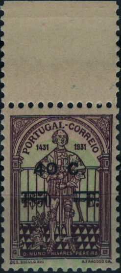 0761.jpg -     Lote:    761            Portugal       Descrição:         1933 &mdash; 5.º Centenário da Morte de D. Nuno Alvares Pereira, com sobretaxa. Mf553, $40 s/ 4$50. Exemplar com goma original sem sinal de charneira com DESLOCAÇÃO ACENTUADA DA COR VERDE. MB e R.         ***       Valor Base:     &euro; 30,00.      Valor Venda:     &euro;      
