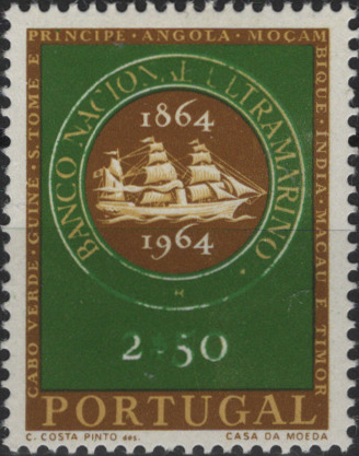 0780.jpg -     Lote:    780            Portugal       Descrição:         1964 &mdash; 1.º Centenário do Banco Nacional Ultramarino. Mf929. Exemplar com goma original e chareira com a legenda "LISBOA" omissa na totalicade e "2$50" parcialmente por excesso de tintagem.         **       Valor Base:     &euro; 15,00     Valor Venda:     &euro;      