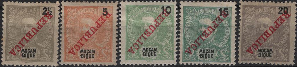0846.jpg -     Lote:    846            Moçambique       Descrição:         1911 &mdash; D. Carlos I Mouchon, com sobrecarga REPUBLICA da Casa da Moeda. MF 103/107, 2 &frac12;, 5, 10, 15 e 20 reis, todos com a sobrecarga INVERTIDA. Selos de 5 e 15 reis com manchas no verso.         **       Valor Base:     &euro; 25,00     Valor Venda:     &euro;      